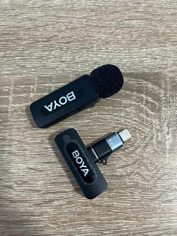 USB-C, есть отдельный разъем для айфона. Есть шумоподавление. 70 лари. — Батуми — 70 ₾