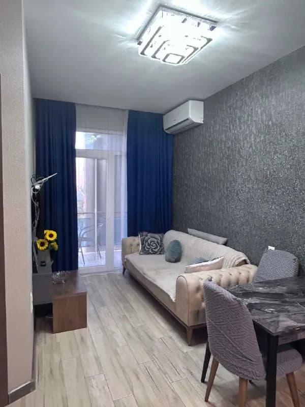 2+1 трех комнатная квартира — Батуми — 250 ₾
