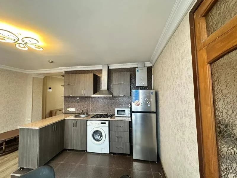 1+1 по улице Гогибашвили, 26 — Батуми — 400 $