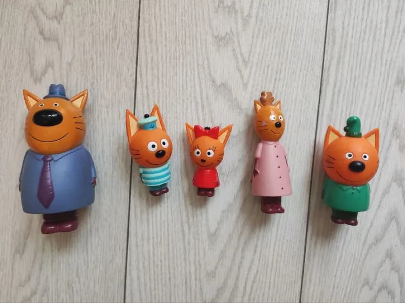 Семья три кота фигурки резиновые — Батуми — 30 ₾