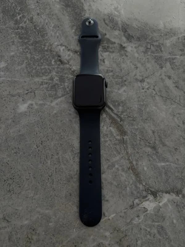 Apple watch se 44 mm. В хорошем состоянии. 250 лари — Тбилиси — 250 ₾