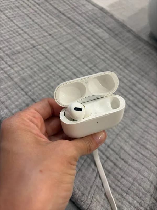 Правый AirPods Pro — Тбилиси