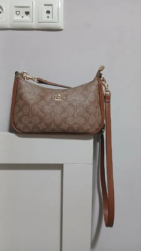 coach — Батуми — 120 ₾