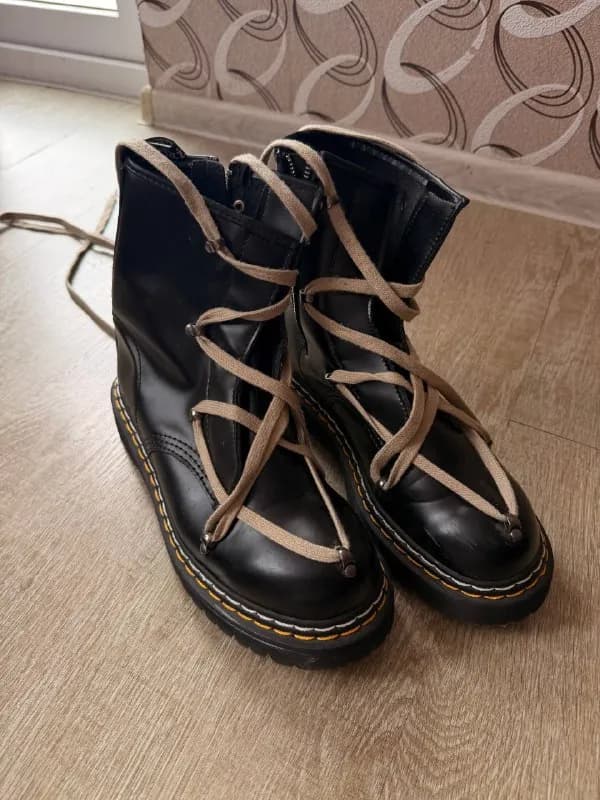 Aroma go black и обувь Martinez — Батуми — 90 ₾