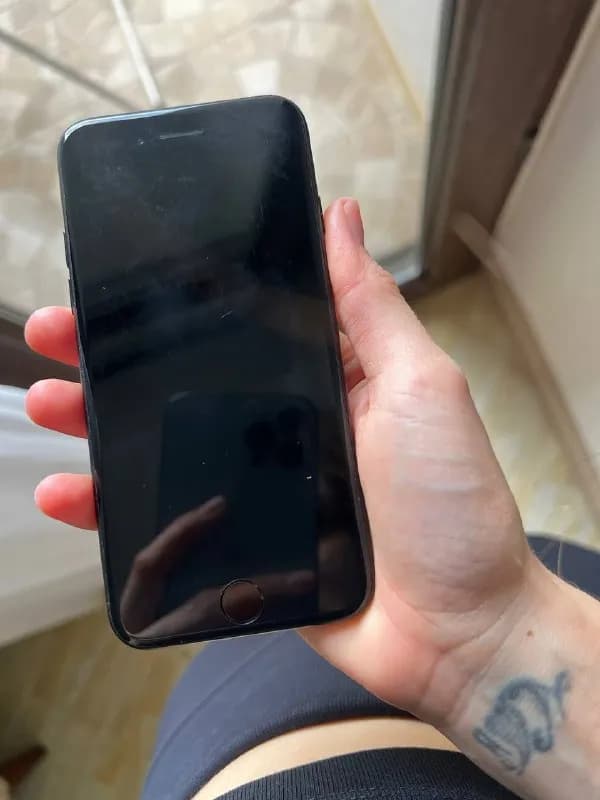230лар iPhone 7 — Батуми — 230 ₾