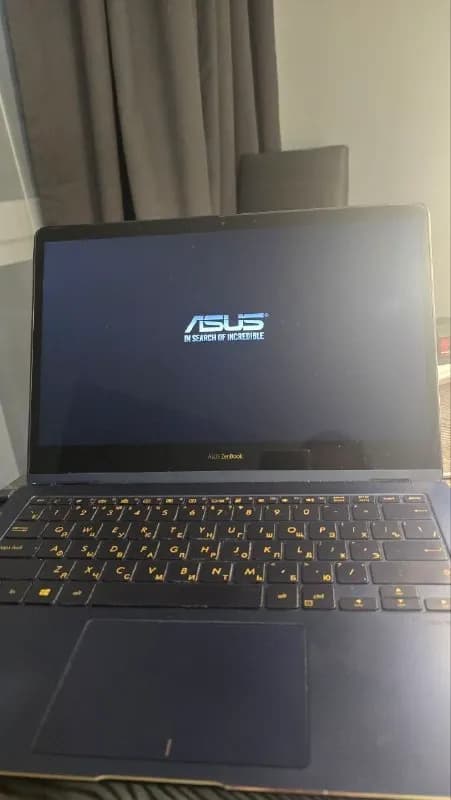 ASUS ZenBook Flip UX370UA — Батуми — 200 $