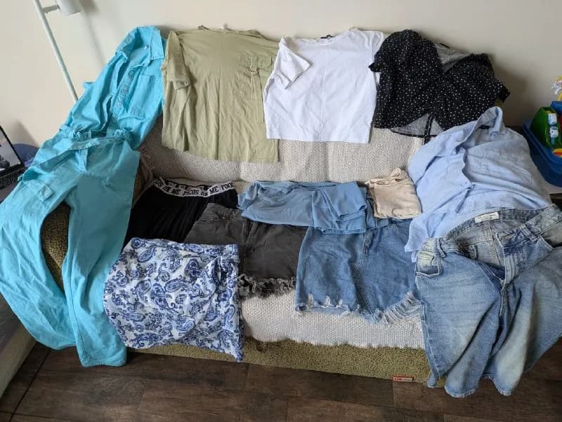 7 платьев размера s, 20 лари за всё — Батуми — 20 ₾