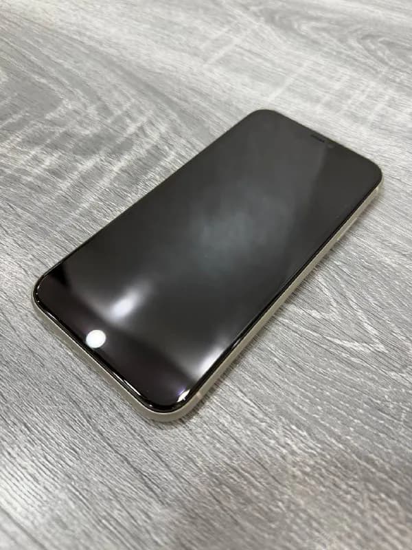 iPhone 11 128GB, серый, состояние идеальное, царапин и сколов нет, Fece ID работает, не выкрывался — Батуми — 500 ₾