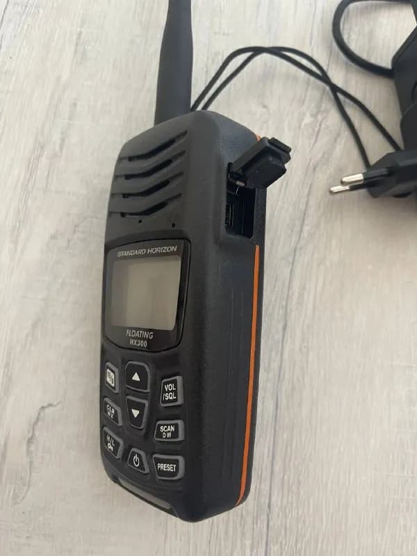 Standard Horizon HX300 (Floating HX300). — Батуми — 200 ₾