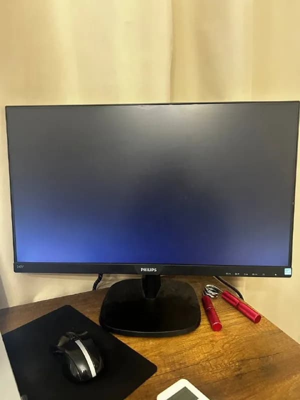 1. Монитор Philips 24 дюйма (24'), FHD. 160 лари — Батуми — 160 ₾