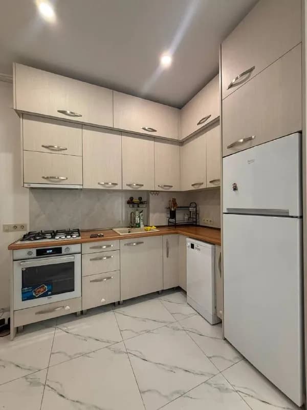 2+1 по улице Багратиони, 129 — Батуми — 800 $