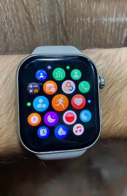 Honor Watch, умеют звонить, все как у эпл вотч, заряд держат 2 недели, 99 лари — Батуми — 99 ₾