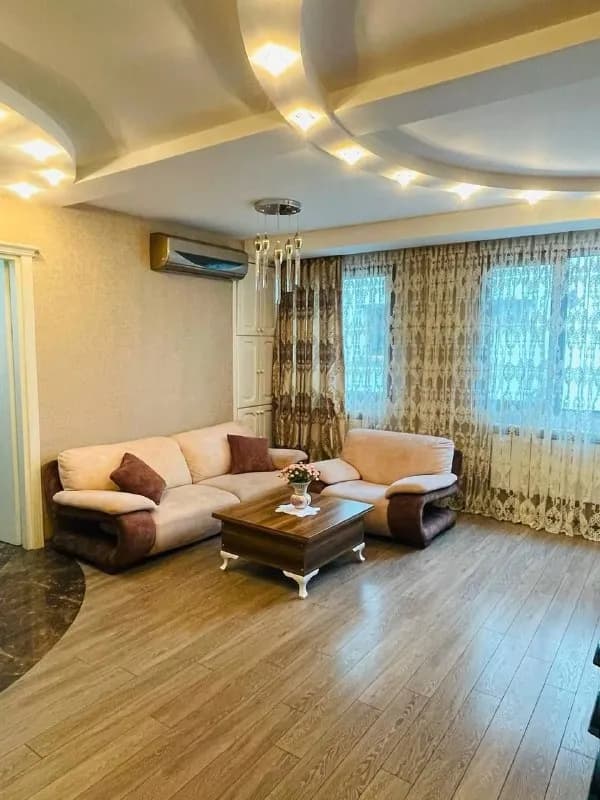 2+1 по улице Грибоедова, 5 (возле парка 6 Мая) — Батуми — 1 000 $