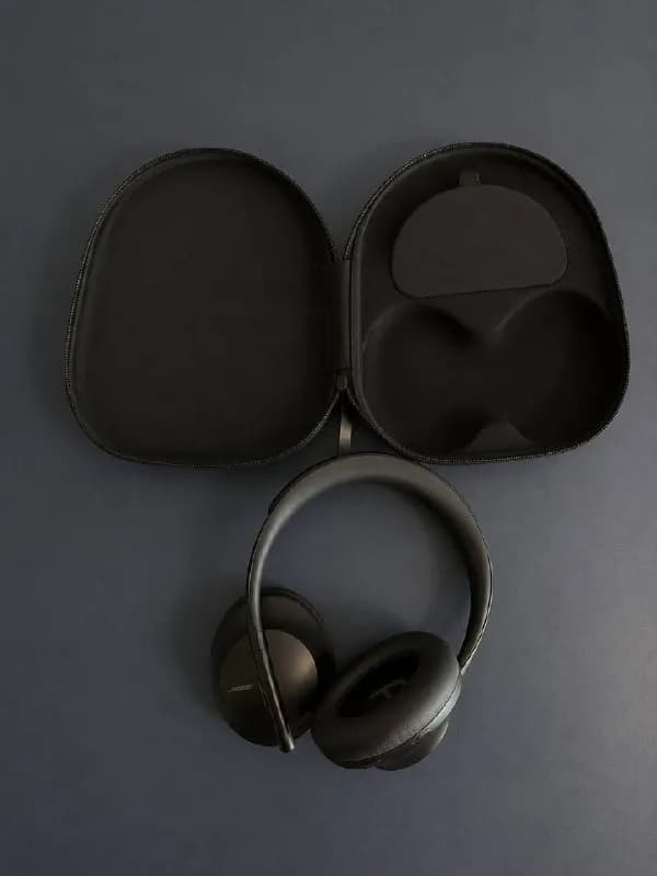Bose 700 — Батуми — 400 ₾