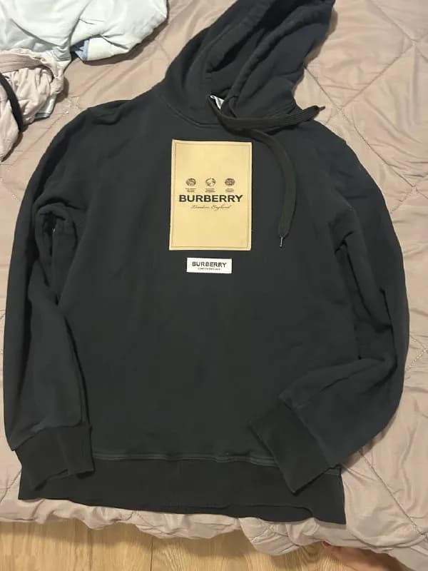 Burberry M — Тбилиси — 200 ₾