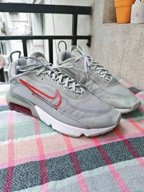 Nike Air Max 2090 'Smoke Grey University Red' DM9101-001 — Батуми — 190 170 ₾