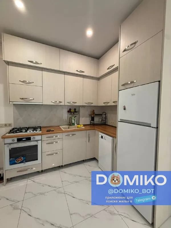 2+1, 13 этаж, 70 кв/м — Батуми — 700 $