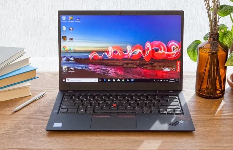 Lenovo Carbon X1 в отличном состоянии. Ram 8 gb SSD 200 gb. icore 5, 8 th. Дисплей 14. Корпус карбон — Батуми — 590 ₾