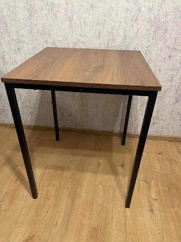 Стол 60×60 в норм состоянии — Тбилиси — 60 ₾