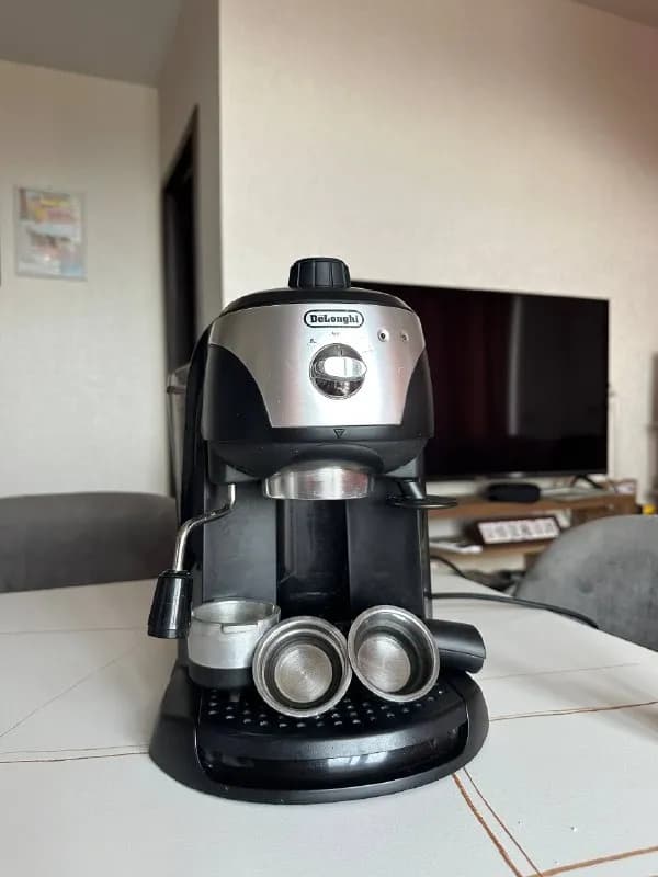 Delonghi EC 221. Кофемашинка полностью в рабочем состоянии, промыта и готова к использованию. Встрое — Тбилиси — 170 ₾