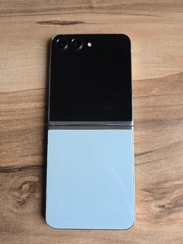 Samsung galaxy z flip 5 256gb — Батуми — 1 000 ₾