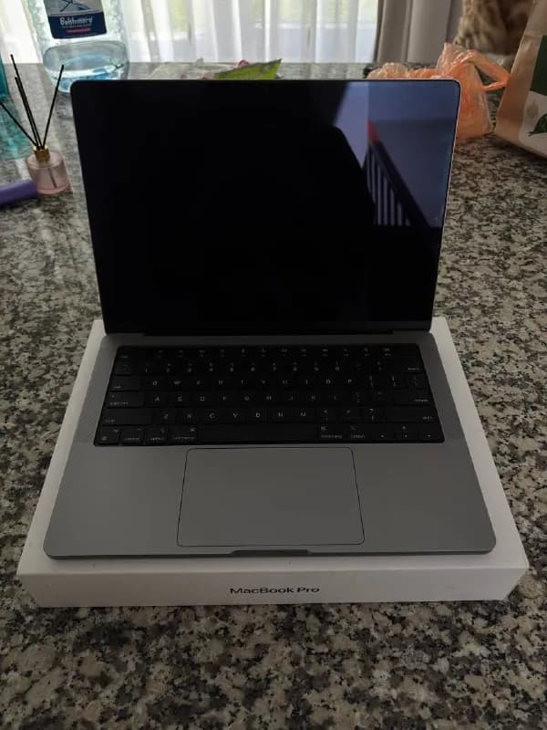 MacBook Pro 14» M1 Pro / 16GB RAM / 512GB SSD / 2021 — Батуми — 750 ₾