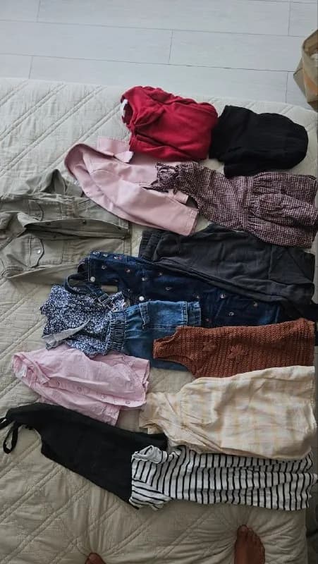 Zara, H&M на девочку 4-5 лет, вещи в хорошем состоянии, продаю чтобы купить ребёнку что-то взамен, — Батуми — 100 ₾
