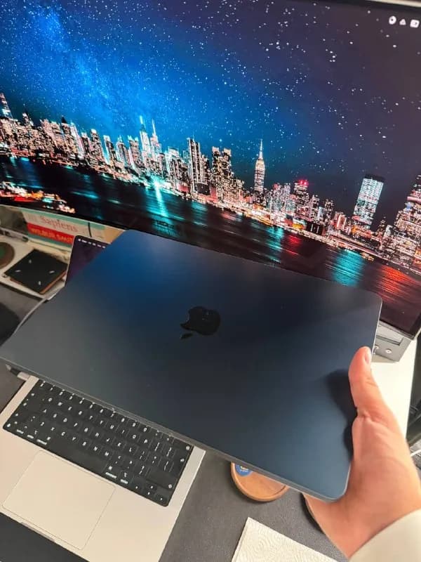 MacBook Air M2 (8/256GB) — Тбилиси — 2 000 ₾