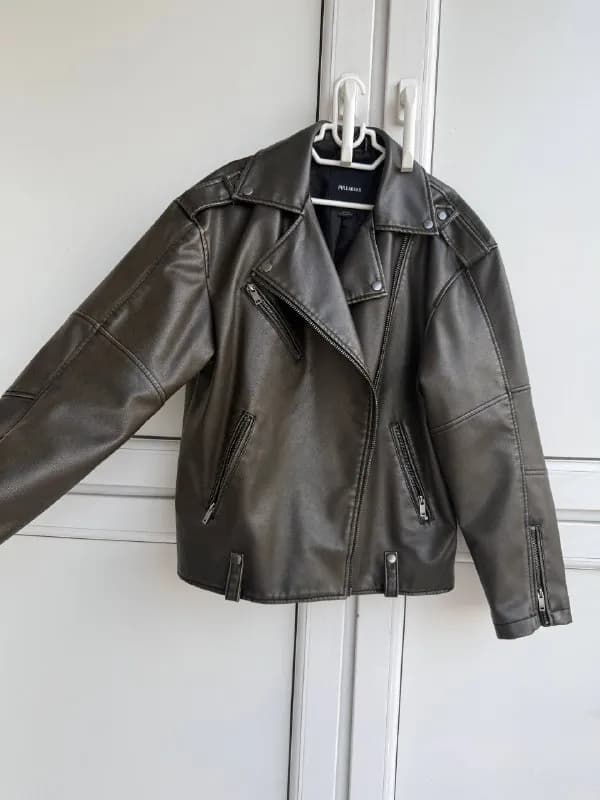 Pull&Bear — косуха из кожзама, размер S, полноценный оверсайз (спокойно подойдет на M) — 60 лари — Тбилиси — 60 ₾