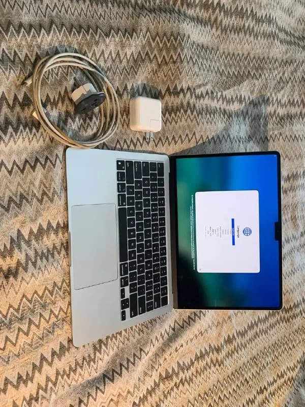 MacBook Air M2 8/256, покупался в 22 году в сша — Батуми — 1 350 ₾