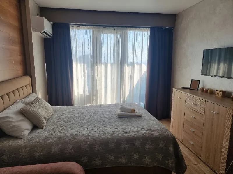 Orbi Beach Tower с видом на море и парк Леха и Марии Качинских — Батуми — 90 ₾