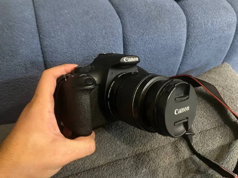 Canon с объективом — Батуми — 350 ₾