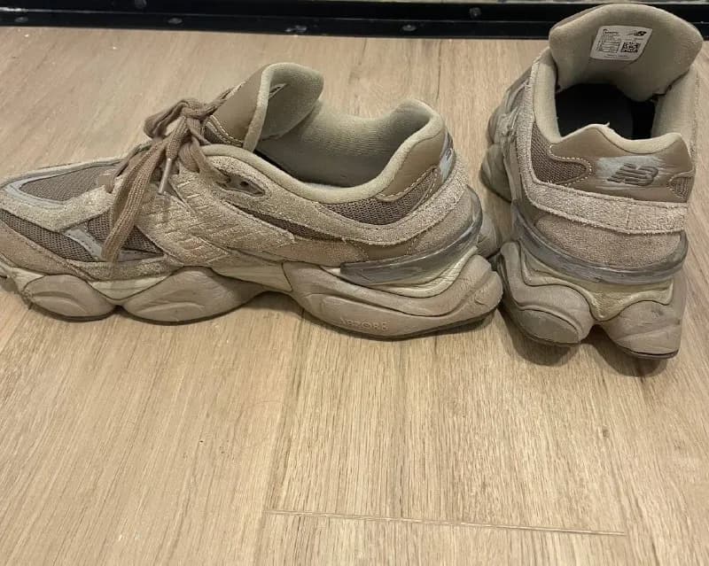 New Balance 9060 (оригинальные, со следами активного использования, все дефекты видно на фото). — Батуми — 25 ₾