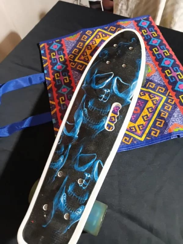 Hoverbord совсем новый просто лежит пылится колеса светятся отдам за 15 лари — Батуми — 15 ₾