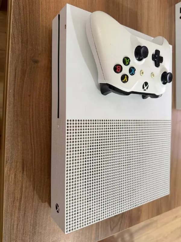 Xbox one s на 1 ТБ в хорошем состоянии 350 лари — Батуми — 350 ₾