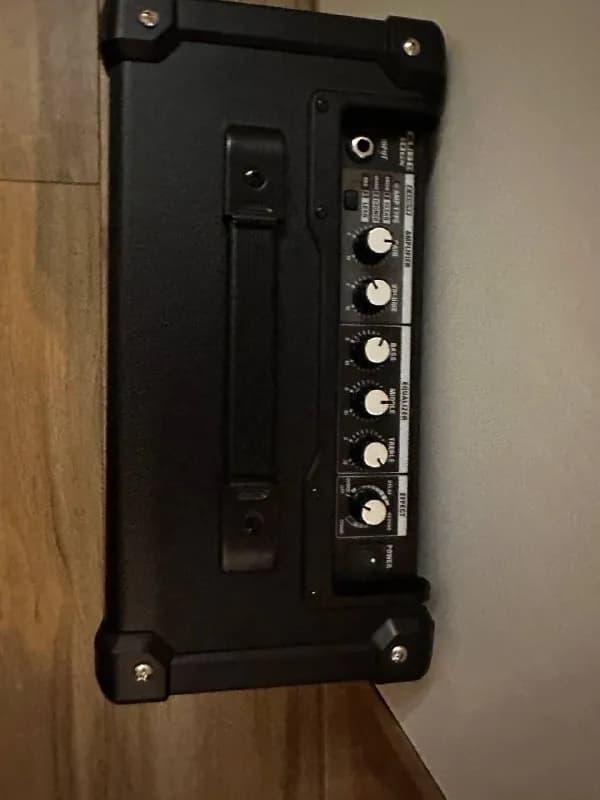 Roland Cube-10gx 10 Watt — Батуми — 400 ₾