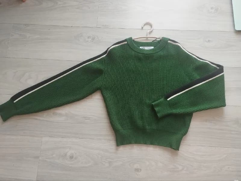 1. Кофта Zara, теплая, s размер- 40 лари (не прижилась в гардеробе, висит без дела) — Батуми — 40 ₾