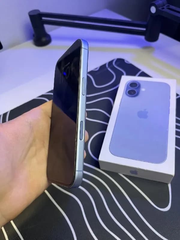 iPhone 17 256gb, sim + esim — Батуми — 1 900 ₾