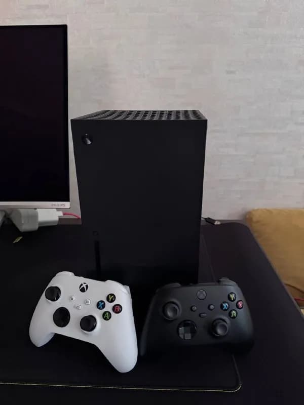 Xbox Series X + 2 геймпада — Батуми — 1 200 ₾