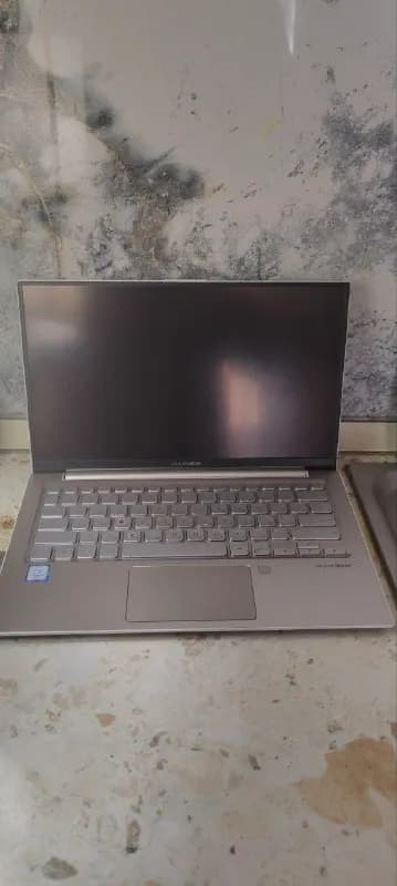 Asus Vivobook батарейка 6 часов работы. Оперативная память 4 Гб. Процессор 10 поколения. Быстрый со — Батуми — 420 ₾
