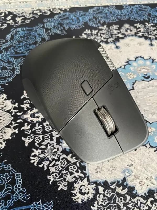 Logitech mx master 4 состояние новой 300 лари без торга! — Тбилиси — 300 ₾