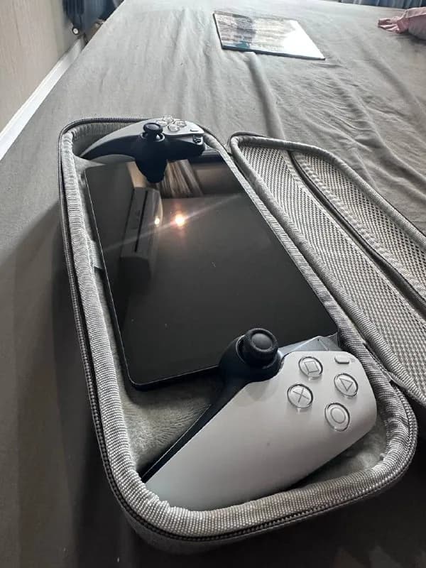playstation 5 portal, состояние нового, коробка сохранилась, играл 1 час всего. Продаю, потому как т — Батуми — 100 ₾