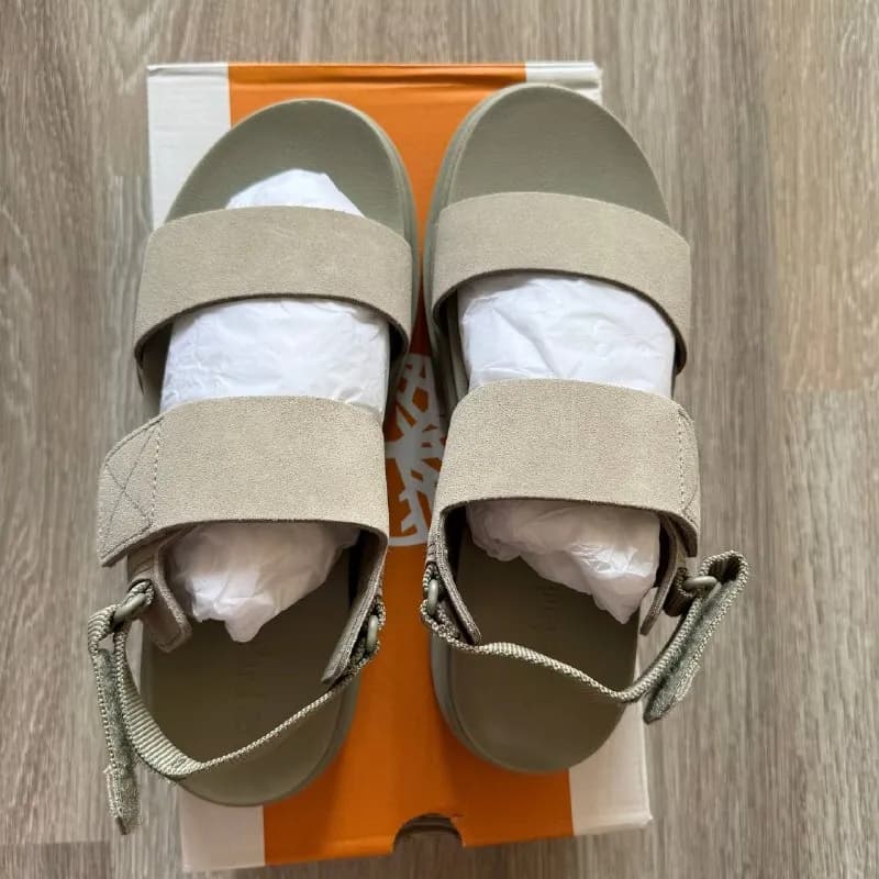 Timberland, размер 40, длина по стельке 26,5 см. Новые, с коробкой. Мягкая подошва, верх — натуральн — Тбилиси — 150 ₾