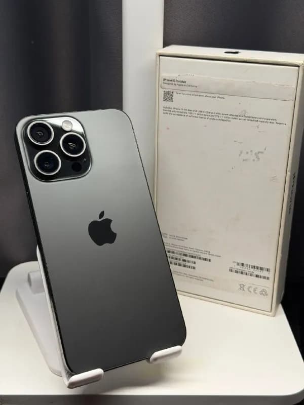 iPhone 15 pro max 256 ГБ в черном титане. Американец на esim — функции apple intelligence работают с — Батуми