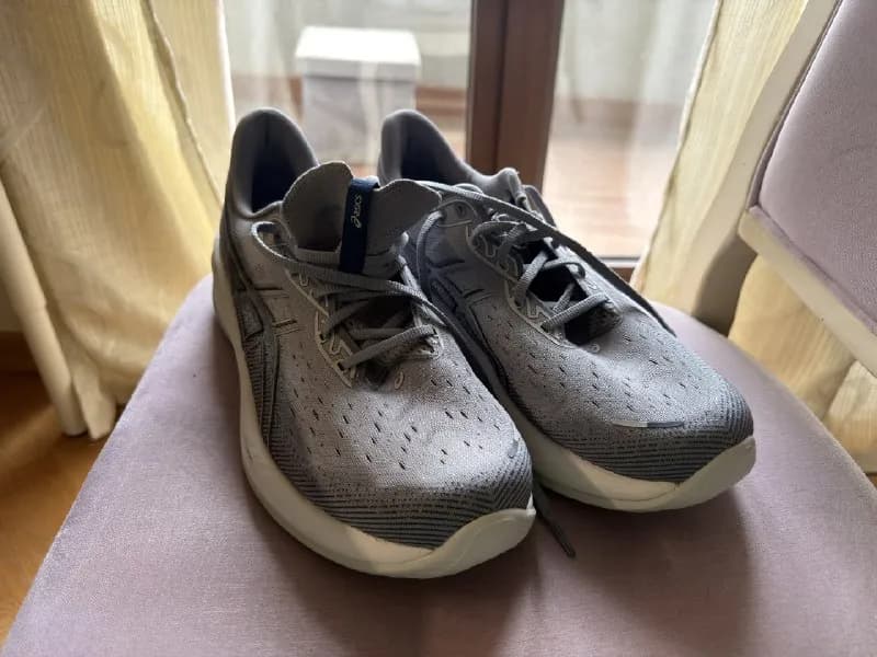 1) Кроссовки Asics GEL-CUMULUS 26 WIDE (49 размер, 31 см) — Тбилиси — 200 ₾