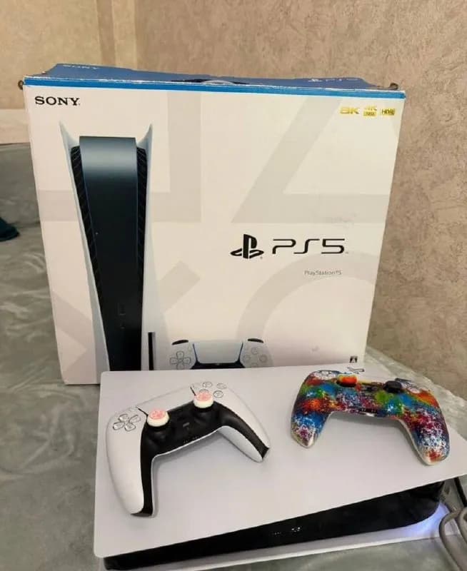 Sony PlayStation 5. 28000₽ — Батуми — 5 RUB