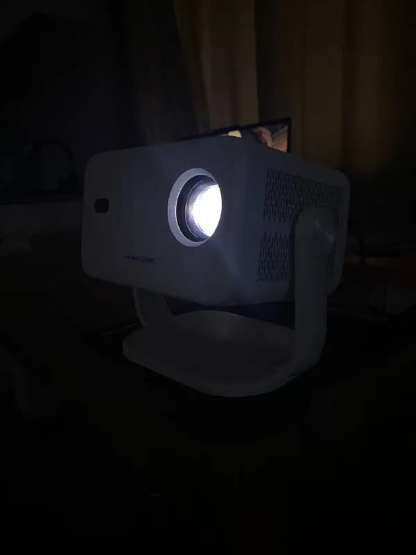 Full HD 1920×1080, Яркость 650 ANSI люмен — Батуми — 280 ₾