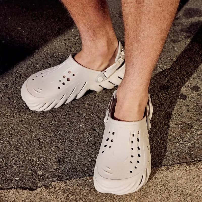 Crocs Echo Clog, US11 или 45, как новые. На моем US11/45 сидят идеально. Выходил в них на улицу один — Тбилиси — 130 ₾