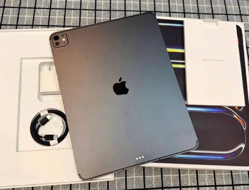 Apple iPad Pro 11 дюймов (2026 г., чип M5, 256 ГБ, Wi-Fi, цвет Space Black) — в идеальном состоянии. — Тбилиси — 2,600 ₾