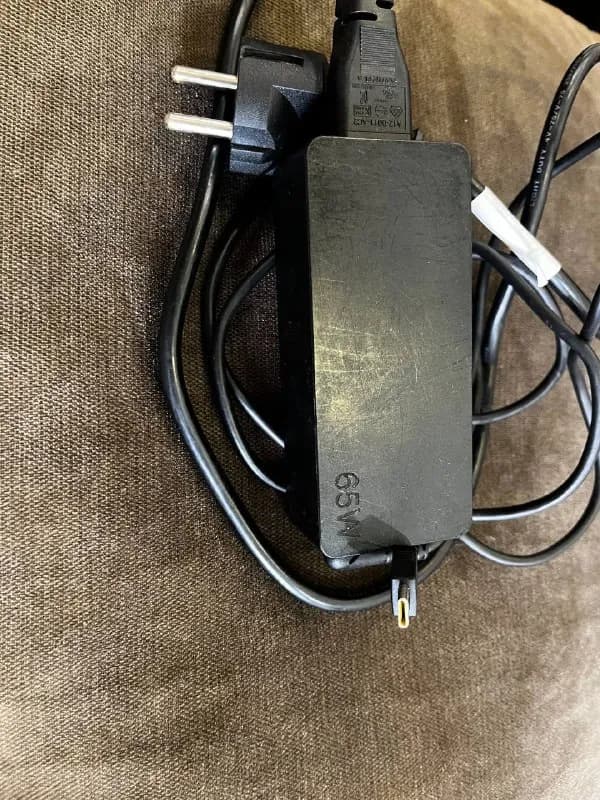 Lenovo 65W, Type-C Универсальность: подходит для любых ноутбуков с Type-C (Lenovo, ASUS, HP, Dell, M — Батуми